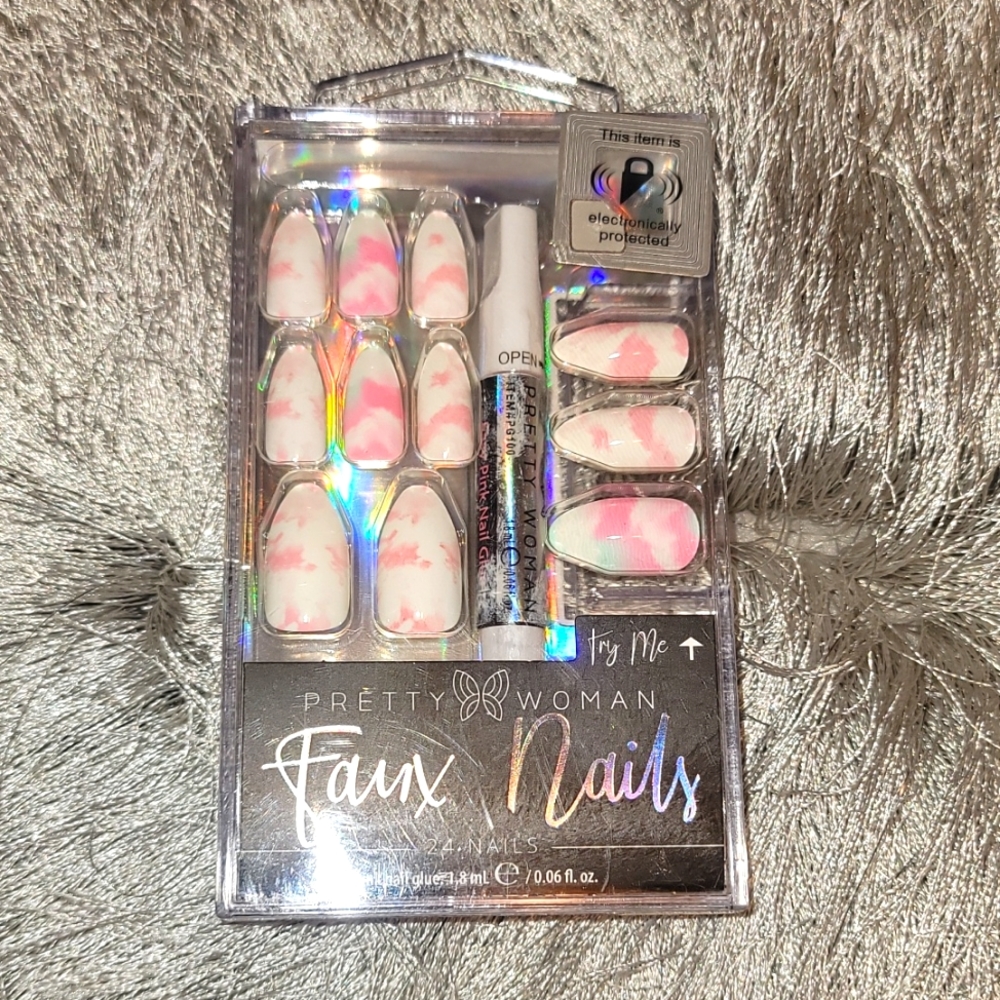 Pretty woman faux nails
